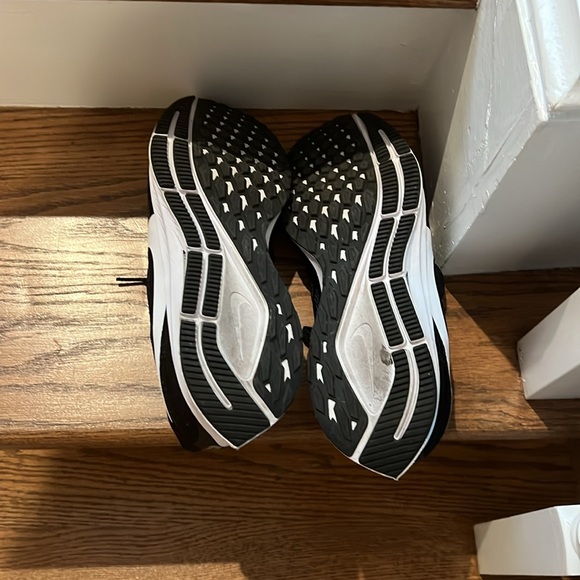 Pegasus black and white Nike zoom sneakers in size 11 Women - Picture 5 of 5